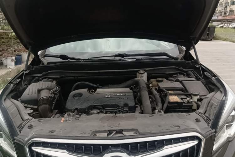 Used Buick Envision 2019 20T Two-Wheel Drive Luxury Version China VI Standard Engine Bay