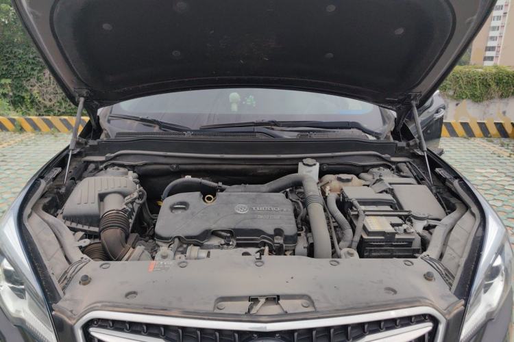 Used Buick Envision 2019 20T Two-Wheel Drive Luxury Version China V Standard Engine Bay