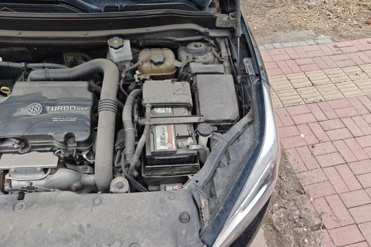 Used Buick Envision 2019 20T Two-Wheel Drive Elite Version China VI Standard Engine Bay Left