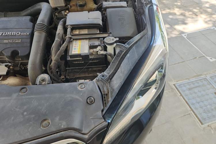 Used Buick Envision 2019 20T Two-Wheel Drive Luxury Version China VI Standard Engine Bay Left