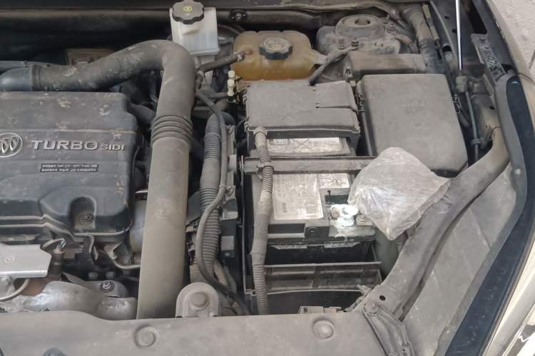 Used Buick Envision 2019 20T Two-Wheel Drive Luxury Version China VI Standard Engine Bay Left