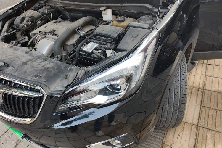 Used Buick Envision 2019 28T 4x4 Elite Version China V Standard Engine Bay Left