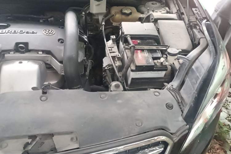 Used Buick Envision 2019 28T 4x4 Elite Version China V Standard Engine Bay Left