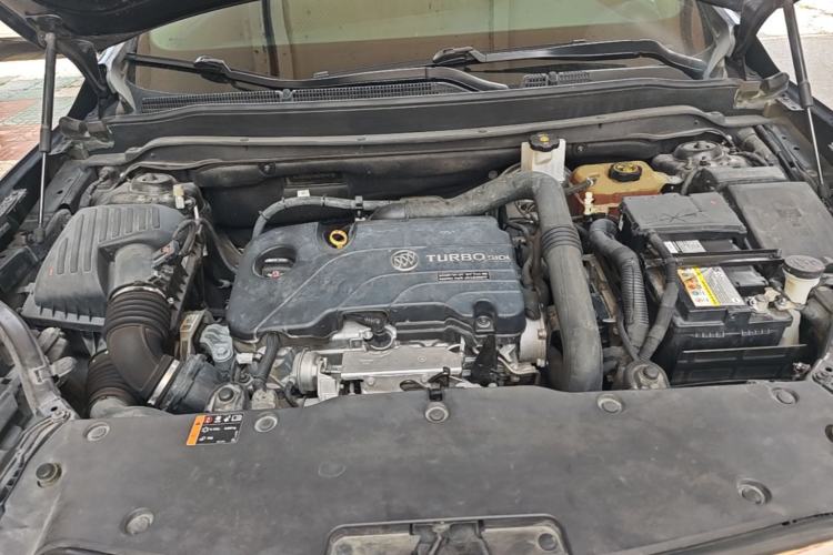 Used Buick Envision 2019 20T Two-Wheel Drive Leading Model China VI Standard Engine Bay