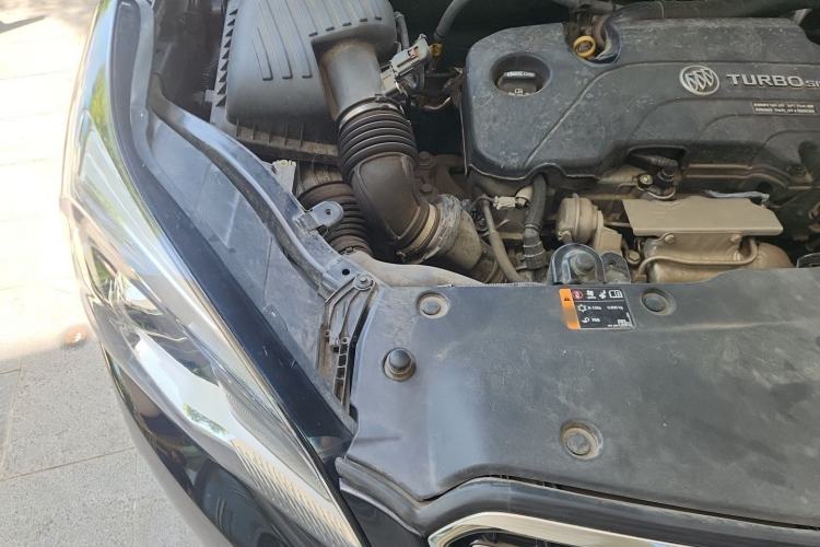 Used Buick Envision 2019 20T Two-Wheel Drive Luxury Version China VI Standard Engine Bay Right