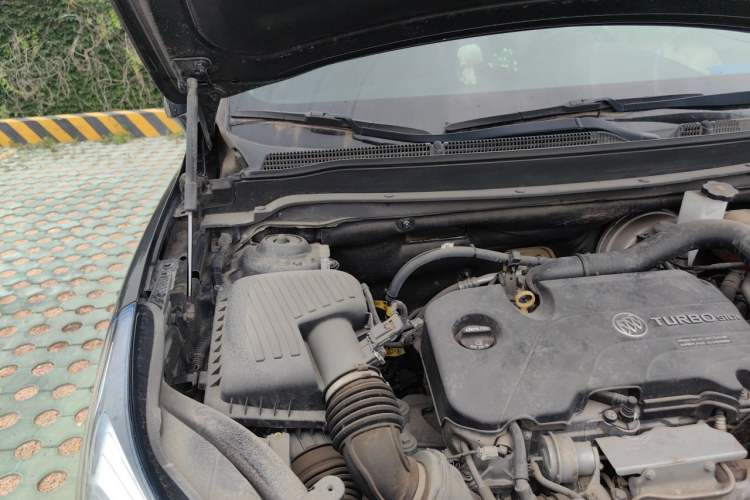 Used Buick Envision 2019 20T Two-Wheel Drive Luxury Version China V Standard Engine Bay Right
