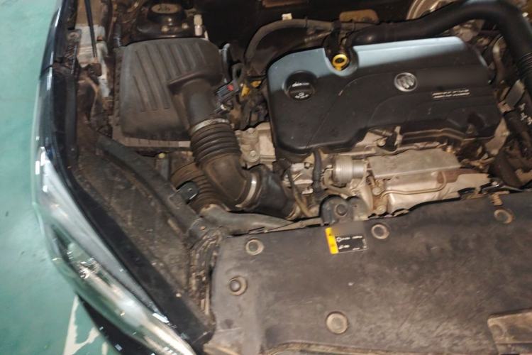Used Buick Envision 2019 20T Two-Wheel Drive Luxury Version China V Standard Engine Bay Right