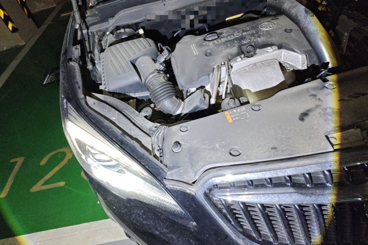 Used Buick Envision 2019 28T 4x4 Elite Version China V Standard Engine Bay Right