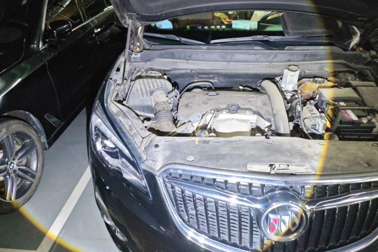 Used Buick Envision 2019 28T 4x4 Elite Version China V Standard Engine Bay Right