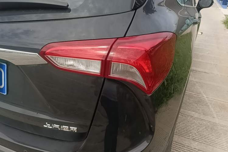Used Buick Envision 2019 20T Two-Wheel Drive Luxury Version China VI Standard Exterior 1