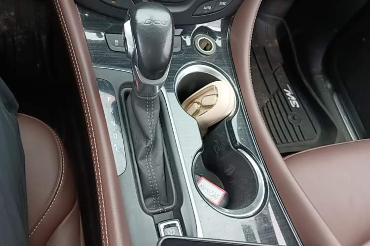 Used Buick Envision 2019 20T Two-Wheel Drive Luxury Version China VI Standard Gear Lever