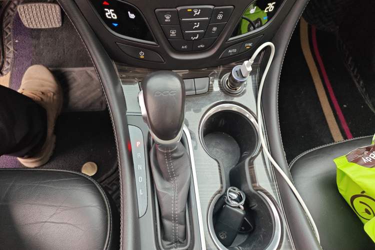 Used Buick Envision 2019 20T Two-Wheel Drive Elite Version China VI Standard Gear Lever