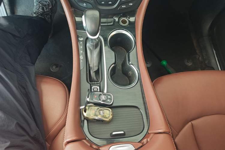 Used Buick Envision 2019 20T Two-Wheel Drive Luxury Version China V Standard Gear Lever