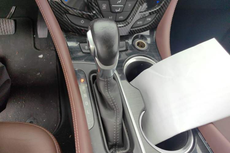 Used Buick Envision 2019 20T Two-Wheel Drive Luxury Version China V Standard Gear Lever