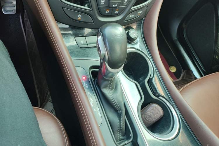 Used Buick Envision 2019 20T Two-Wheel Drive Luxury Version China V Standard Gear Lever