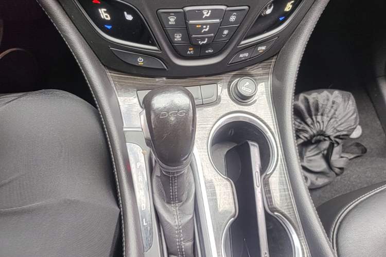 Used Buick Envision 2019 20T Two-Wheel Drive Elite Version China VI Standard Gear Lever
