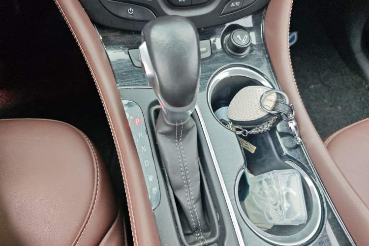 Used Buick Envision 2019 28T Four-Wheel Drive Luxury Version China V Standard Gear Lever
