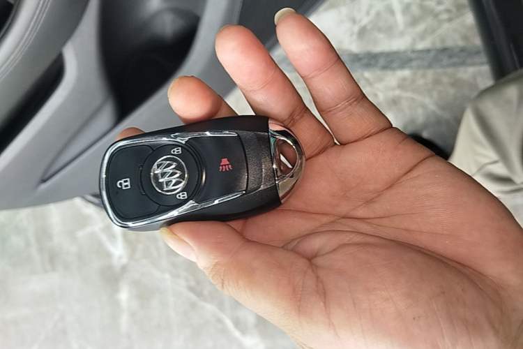 Used Buick Envision 2019 20T Two-Wheel Drive Leading Model China VI Standard Interior 1