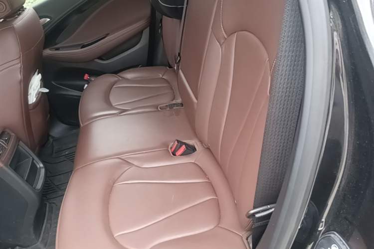 Used Buick Envision 2019 20T Two-Wheel Drive Luxury Version China VI Standard Left Rear Seat