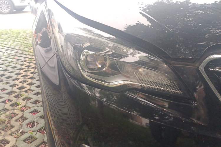 Used Buick Envision 2019 28T 4x4 Elite Version China V Standard Right Front Headlight