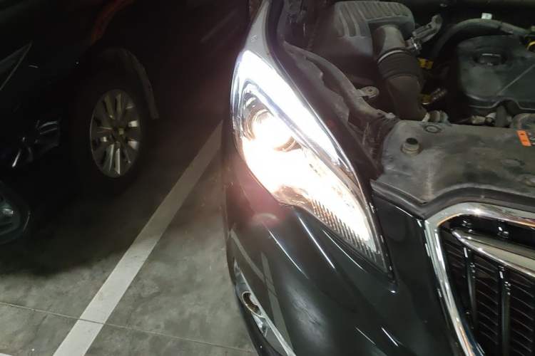 Used Buick Envision 2019 20T Two-Wheel Drive Elite Version China VI Standard Right Front Headlight