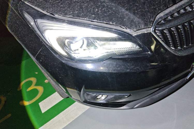 Used Buick Envision 2019 28T 4x4 Elite Version China V Standard Right Front Headlight
