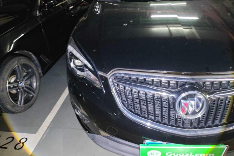 Used Buick Envision 2019 28T 4x4 Elite Version China V Standard Right Front Headlight