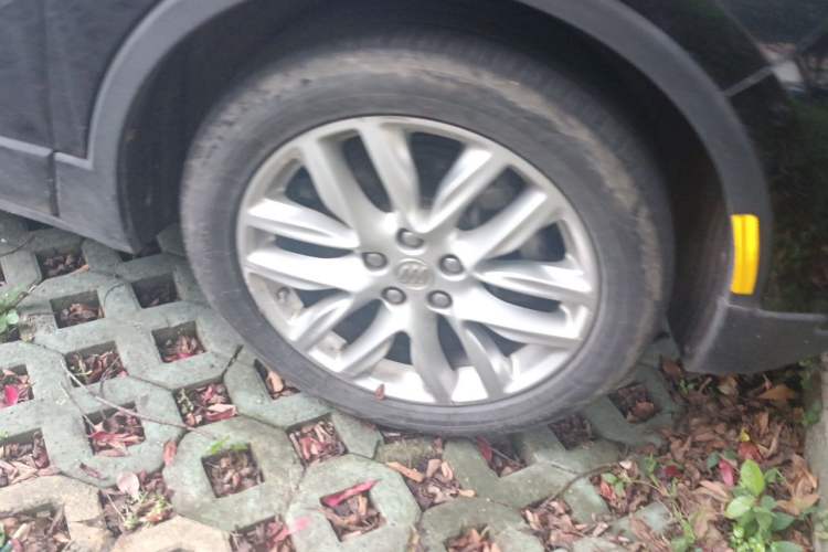Used Buick Envision 2019 28T 4x4 Elite Version China V Standard Right Front Wheel Hub