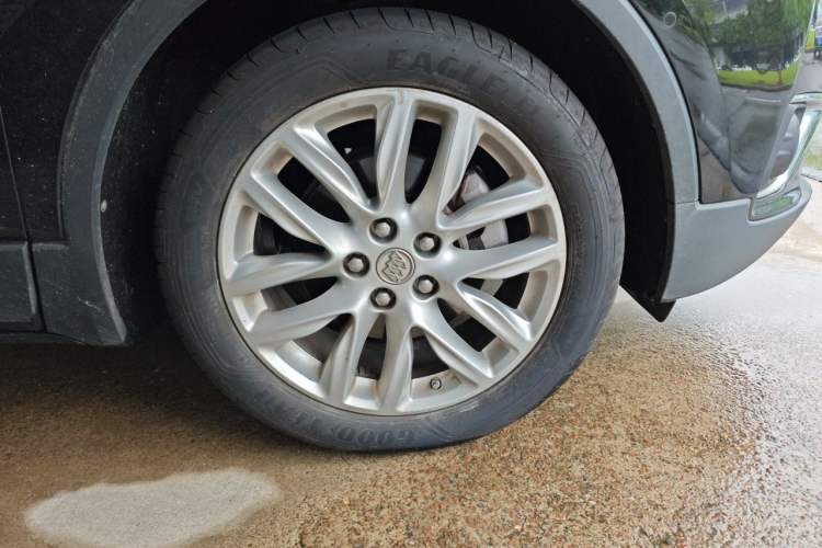 Used Buick Envision 2019 28T Four-Wheel Drive Luxury Version China V Standard Right Front Wheel Hub