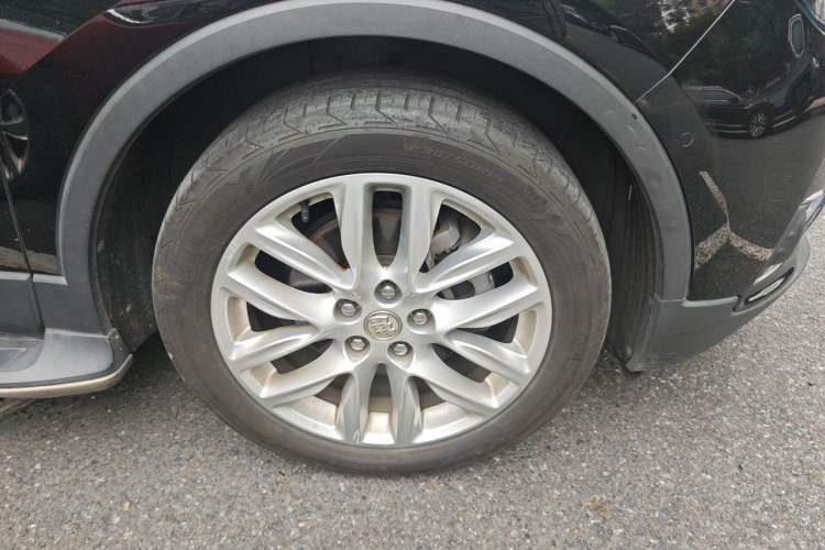 Used Buick Envision 2019 28T Four-Wheel Drive Luxury Version China V Standard Right Front Wheel Hub