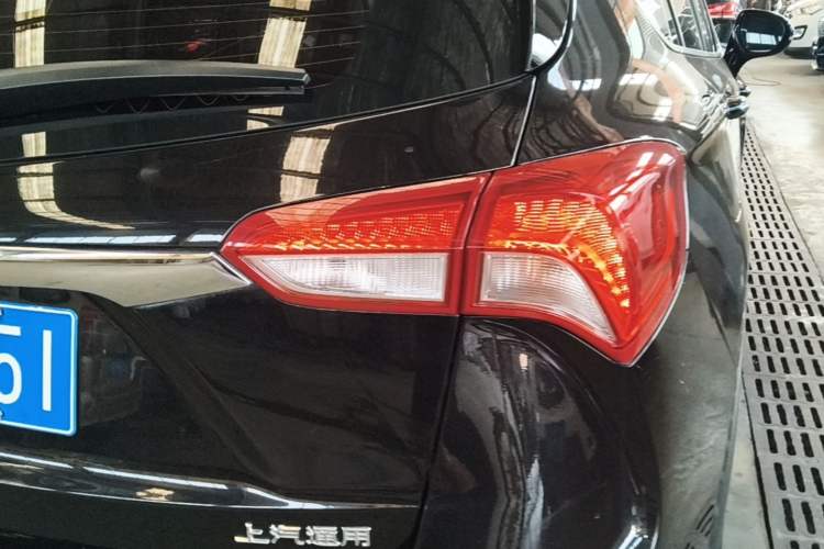 Used Buick Envision 2019 20T Two-Wheel Drive Luxury Version China VI Standard Right Rear Taillight