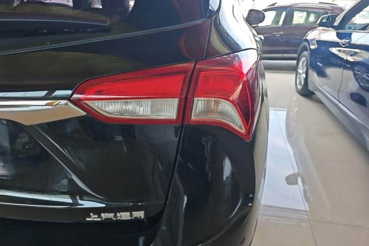Used Buick Envision 2019 28T 4x4 Elite Version China V Standard Right Rear Taillight
