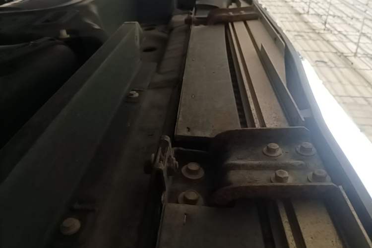 Used Buick Envision 2019 20T Two-Wheel Drive Luxury Version China VI Standard Right Side Sill