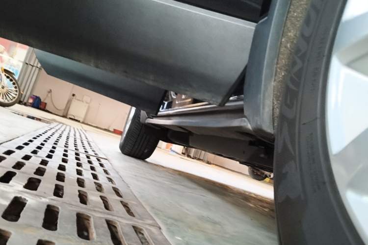 Used Buick Envision 2019 20T Two-Wheel Drive Luxury Version China VI Standard Right Side Sill