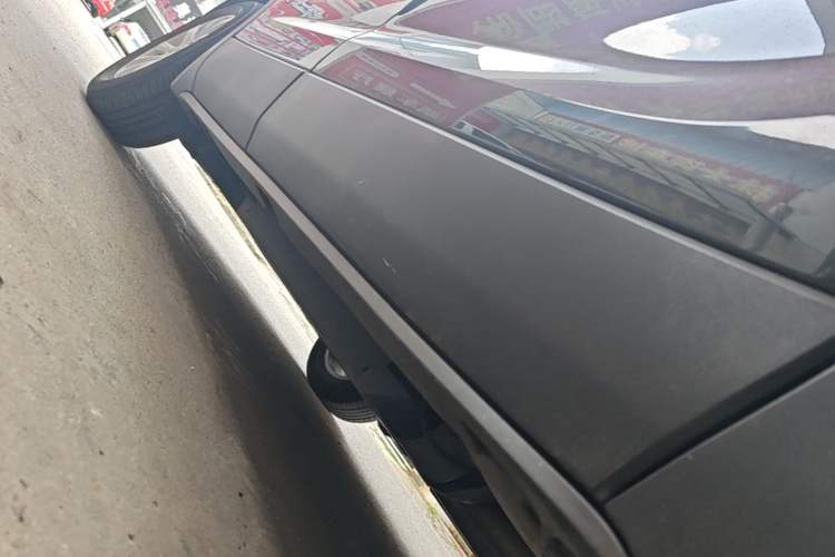 Used Buick Envision 2019 20T Two-Wheel Drive Leading Model China VI Standard Right Side Sill