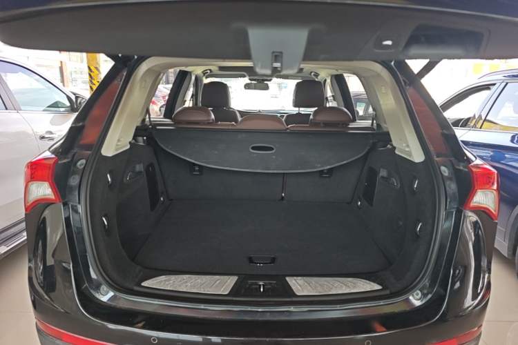 Used Buick Envision 2019 28T 4x4 Elite Version China V Standard Trunk