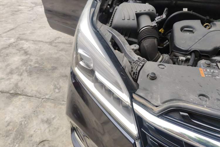 Used Buick Envision 2019 20T Two-Wheel Drive Luxury Version China VI Standard Right Front Headlight