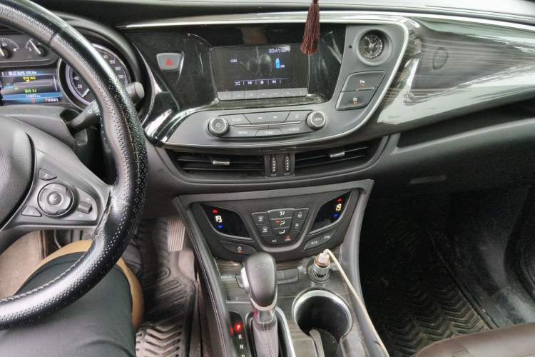 Used Buick Envision 2019 20T Two-Wheel Drive Leading Model China VI Standard Audio And AC Panel