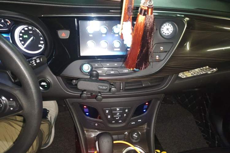 Used Buick Envision 2019 20T Two-Wheel Drive Leading Version China V Standard Audio And AC Panel