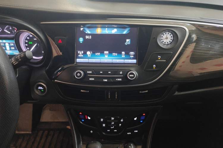 Used Buick Envision 2019 20T Two-Wheel Drive Elite Version China VI Standard Audio And AC Panel