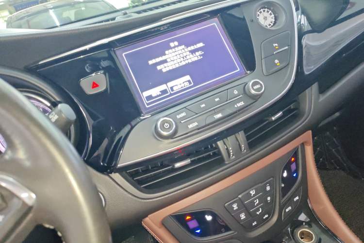 Used Buick Envision 2019 28T Four-Wheel Drive Elite Version China VI Standard Audio And AC Panel