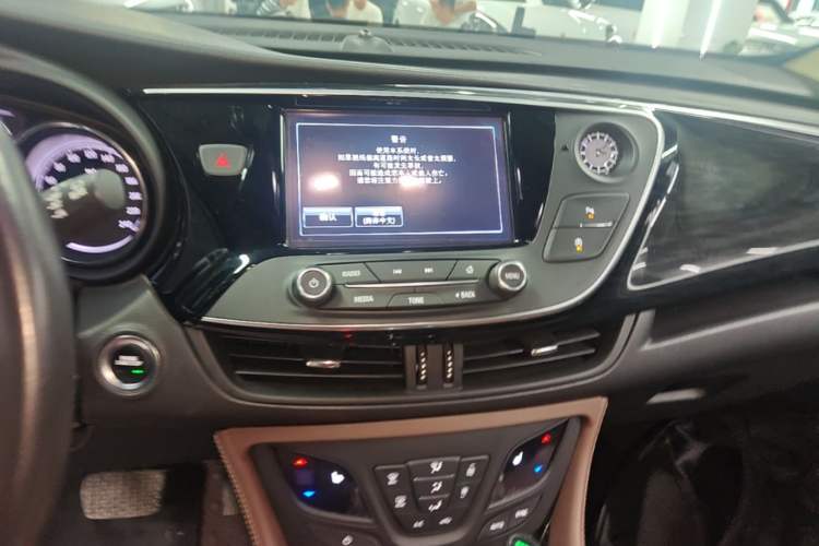 Used Buick Envision 2019 28T Four-Wheel Drive Elite Version China VI Standard Audio And AC Panel