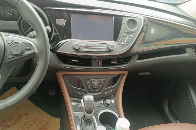 Used Buick Envision 2019 20T Two-Wheel Drive Luxury Version China VI Standard Audio And AC Panel