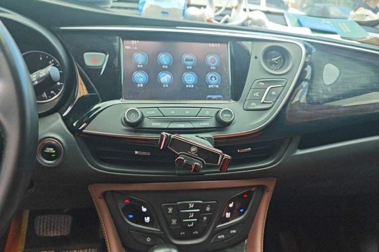 Used Buick Envision 2019 28T 4x4 Luxury Model China VI Standard Audio And AC Panel