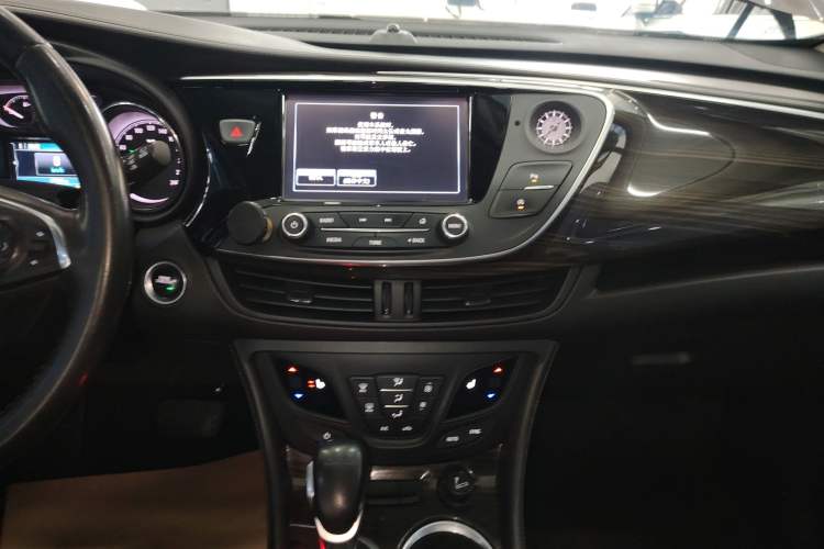 Used Buick Envision 2019 20T Two-Wheel Drive Elite Version China VI Standard Audio And AC Panel