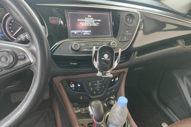 Used Buick Envision 2019 28T 4x4 Elite Version China V Standard Audio And AC Panel