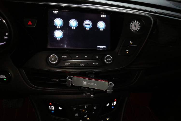 Used Buick Envision 2019 20T Two-Wheel Drive Elite Version China VI Standard Audio And AC Panel