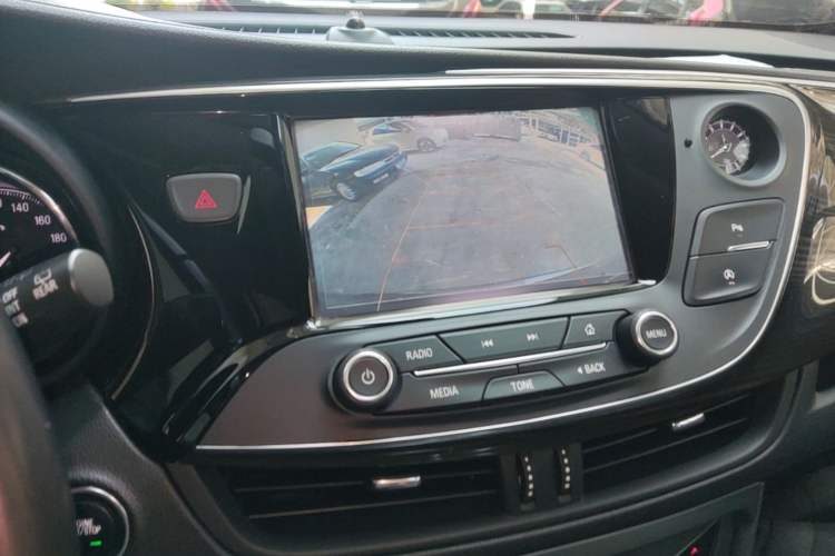 Used Buick Envision 2019 20T Two-Wheel Drive Elite Version China VI Standard Audio And AC Panel