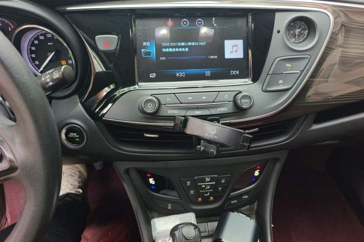 Used Buick Envision 2019 20T Two-Wheel Drive Leading Model China VI Standard Audio And AC Panel