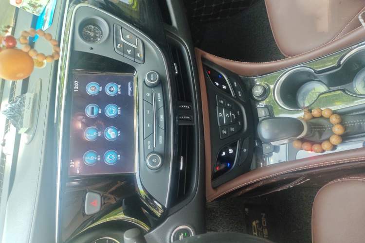Used Buick Envision 2019 28T 4x4 Luxury Model China VI Standard Audio And AC Panel